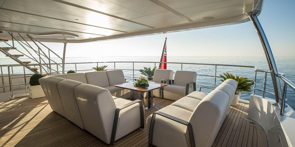 Аренда яхты Benetti Crystal 140 - NELA (Soy Amor) во Франции